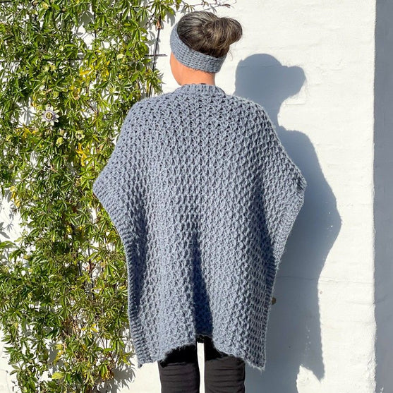 

Fluffy Hygge - Poncho
6