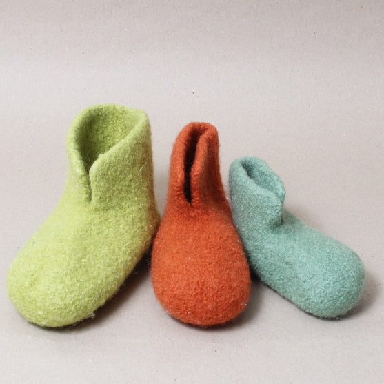

Chip - Gestrickte Kinderhausschuhe
3