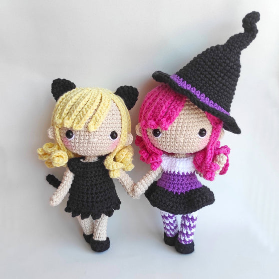 

Die Schwestern Ada und Kat - Halloween
2