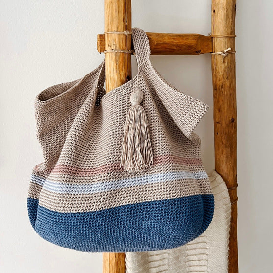 

Lola - Dezent gestreifte Tasche
1