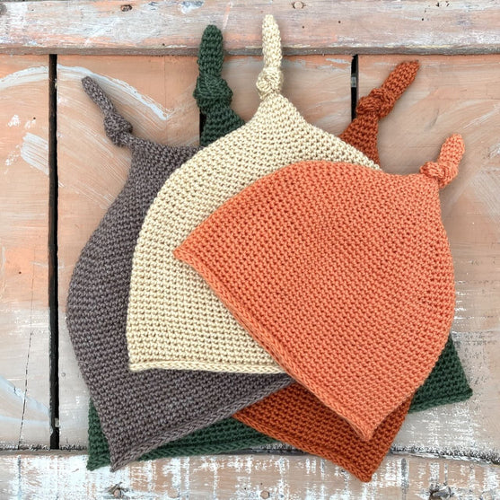 

Babymütze mit Knoten
3