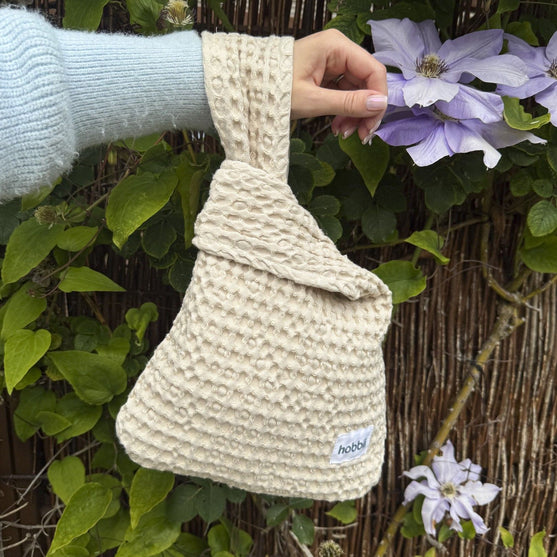 

Wrist Bag - Big Waffle - Hobbii
6