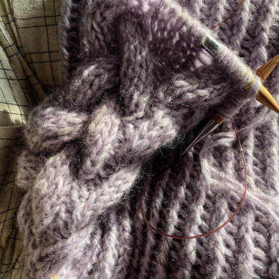 

Cable Babe - Pullover
3