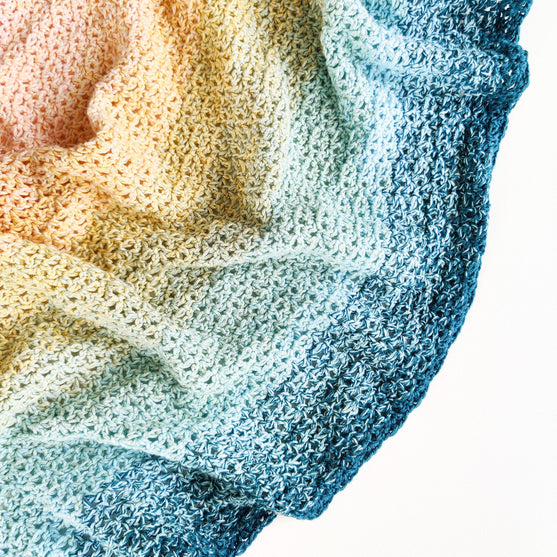 

Fairytale Sunrise - Dreieckstuch
6