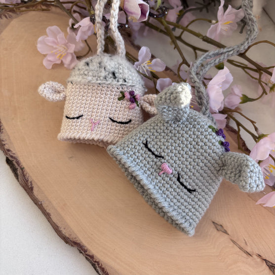 

Häschen Lucky und Schaf Amelie – Schlüsselcover
4