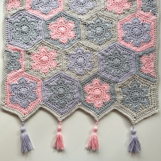 

Cozy Hexi Flower - Decke
1