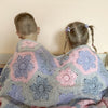 

Cozy Hexi Flower - Decke
4