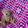 

Bella’s Bobble Granny Square - Decke
1