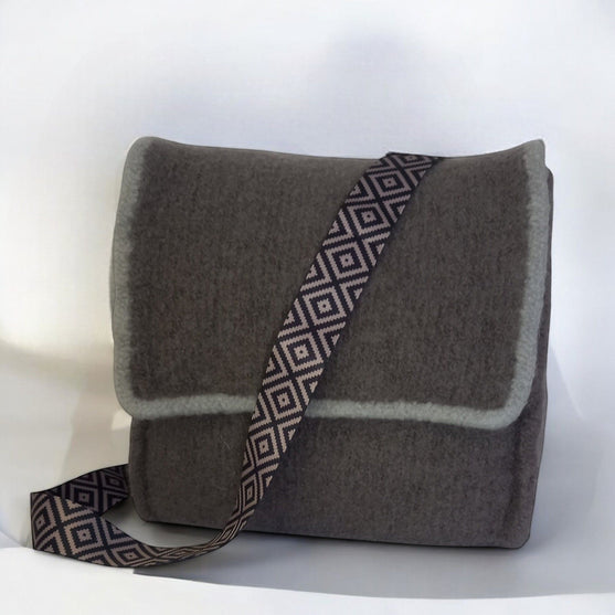 

Jess - Gefilzte Tasche
1