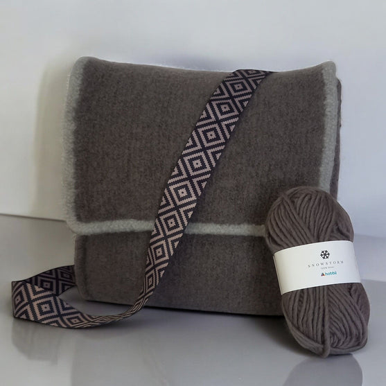 

Jess - Gefilzte Tasche
3