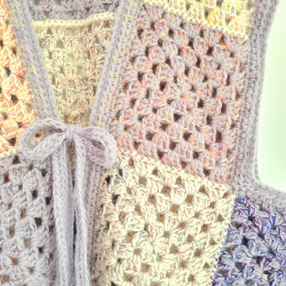 

Lavender - Granny Square Weste
5