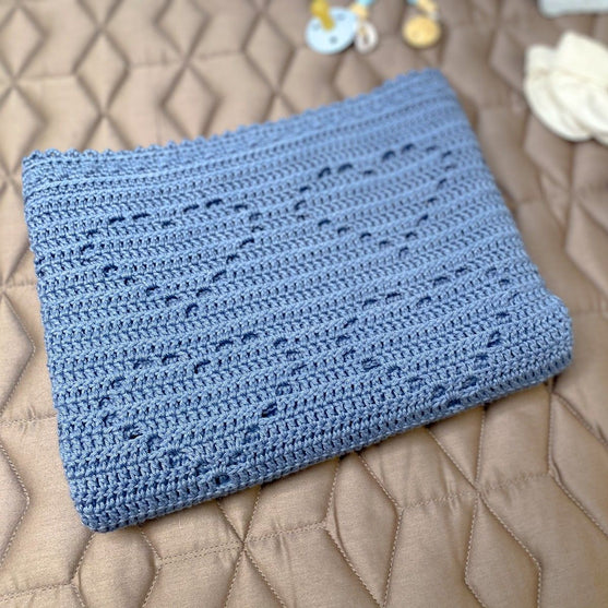 

Lovely Hearts – Bamboo – Babydecke
8