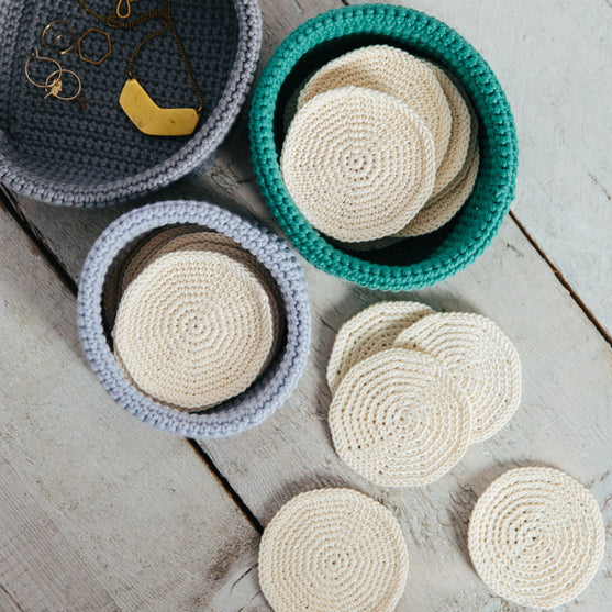 

Abschmink-Pads und Make-up-Körbchen
7