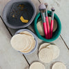 

Abschmink-Pads und Make-up-Körbchen
2