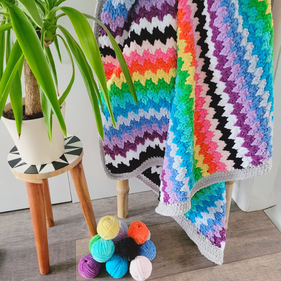 

The Rainbow Cuddle Blanket - Decke
1