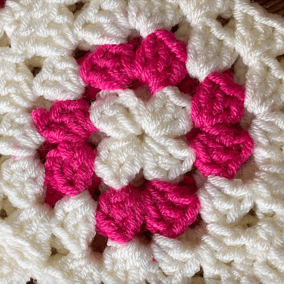 

Circle of Hearts - Loopschal
3