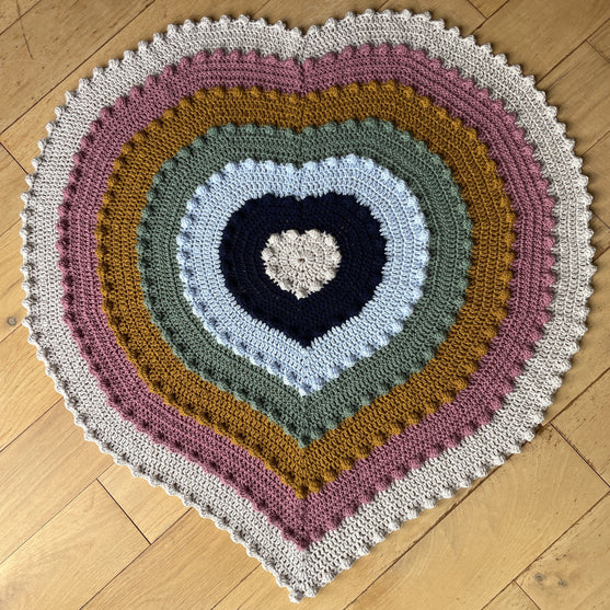 

Atria Bobble Heart - Decke
2