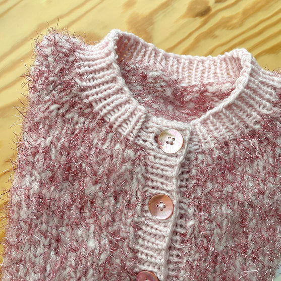 

Miss S - Kinder-Cardigan
5