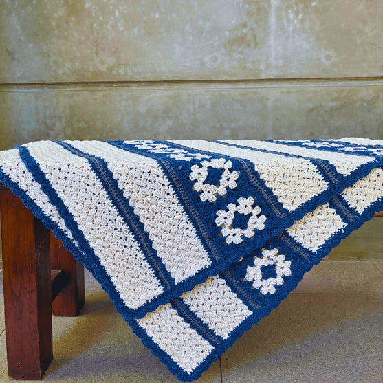 

The Take-Along Blanket - Decke
3