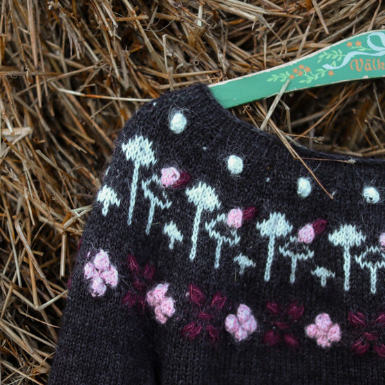 

Woodland - Pullover
4