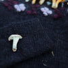 

Woodland - Pullover
6
