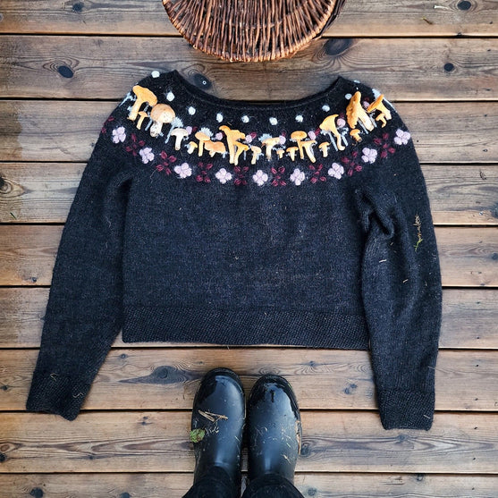 

Woodland - Pullover
7